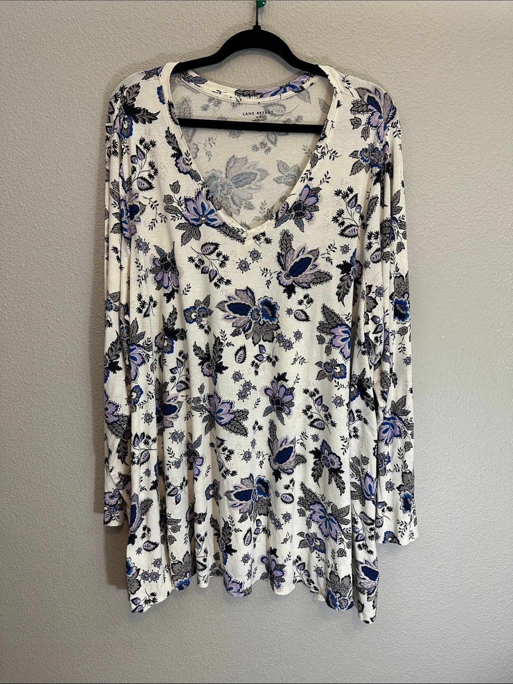 Lane Bryant White Blue snd Grey Floral Long Sleeve Tunic Plus Size 26/28